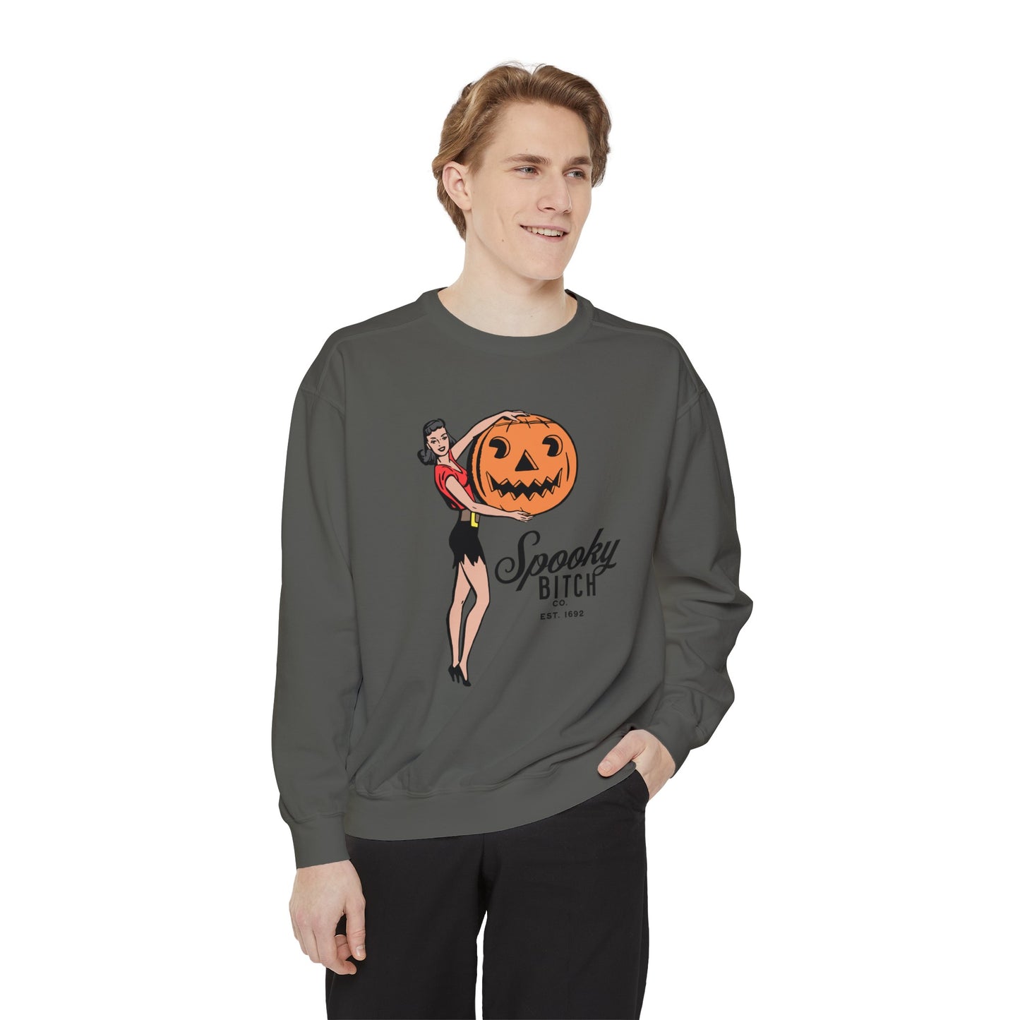 Spooky B!tch Co - Salem Witch 1692 Halloween Pumpkin Funny Retro-Style Gothic Sweatshirt - Unisex Garment-Dyed Sweatshirt
