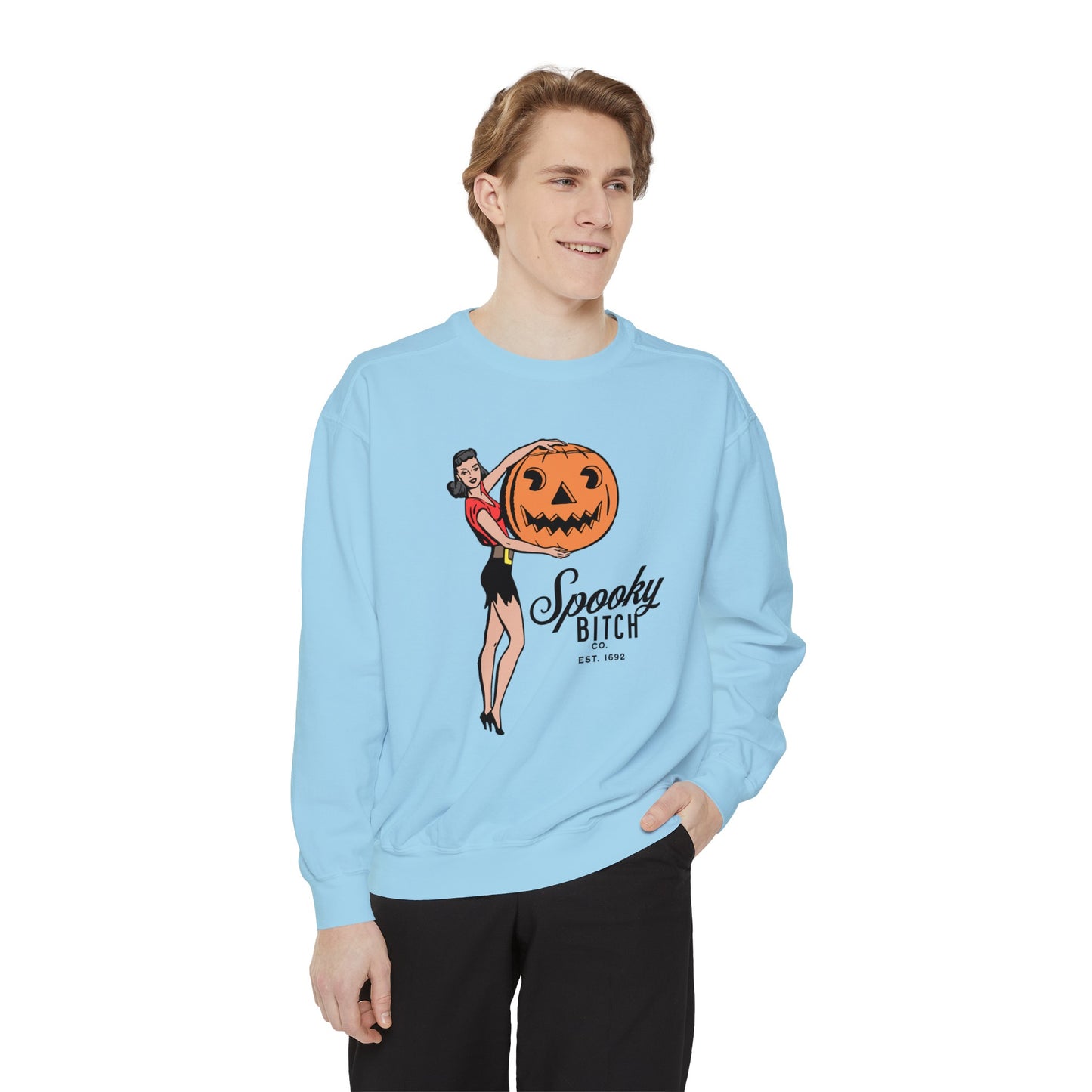 Spooky B!tch Co - Salem Witch 1692 Halloween Pumpkin Funny Retro-Style Gothic Sweatshirt - Unisex Garment-Dyed Sweatshirt