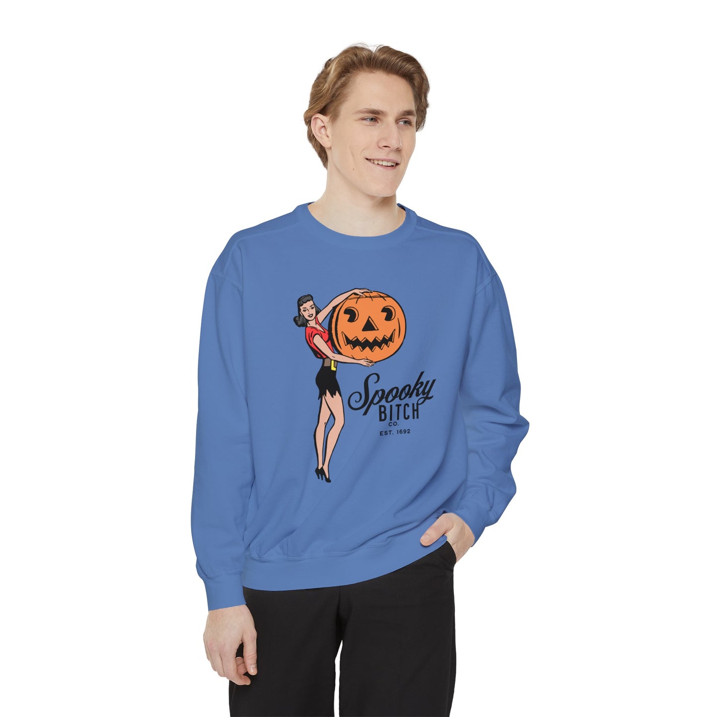 Spooky B!tch Co - Salem Witch 1692 Halloween Pumpkin Funny Retro-Style Gothic Sweatshirt - Unisex Garment-Dyed Sweatshirt