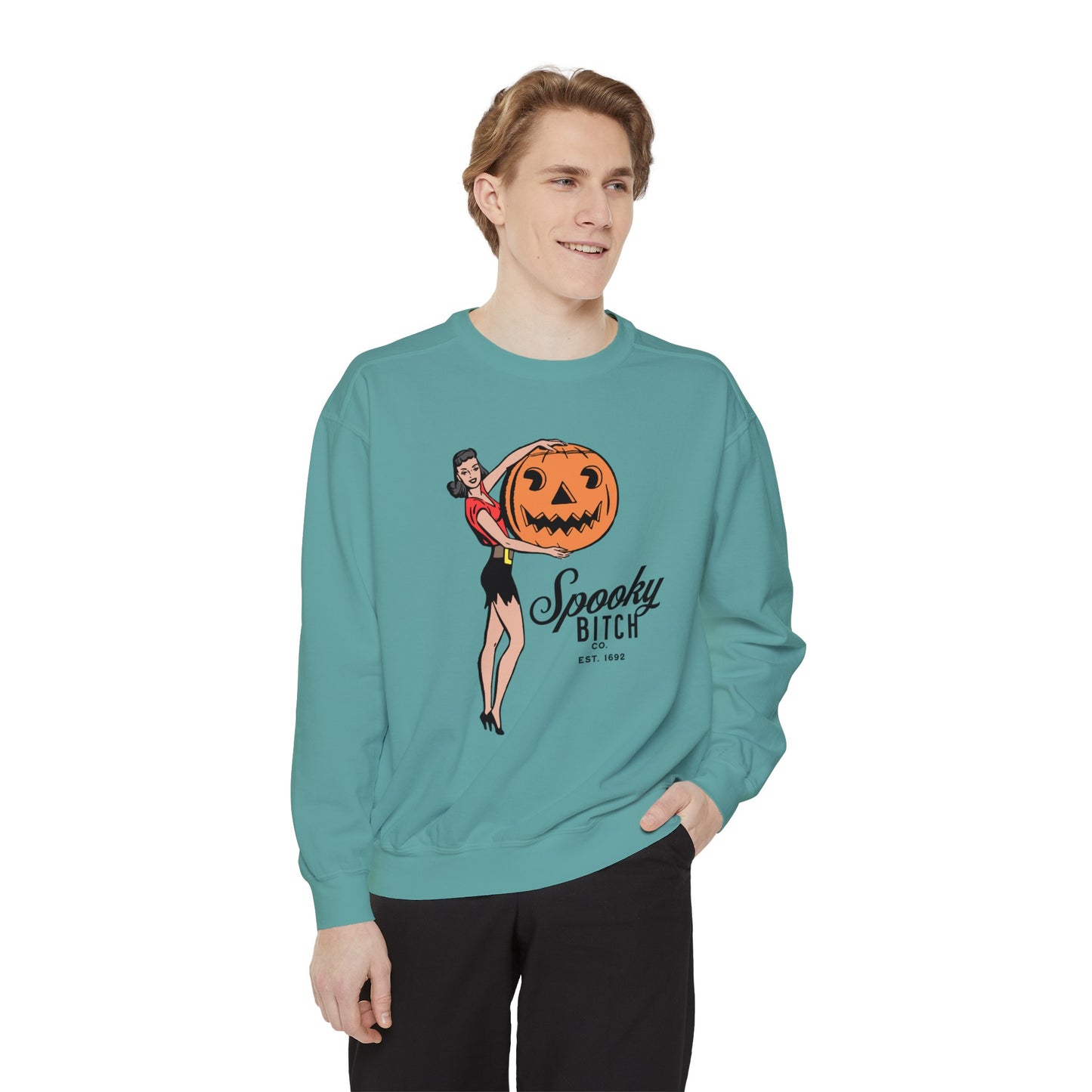 Spooky B!tch Co - Salem Witch 1692 Halloween Pumpkin Funny Retro-Style Gothic Sweatshirt - Unisex Garment-Dyed Sweatshirt
