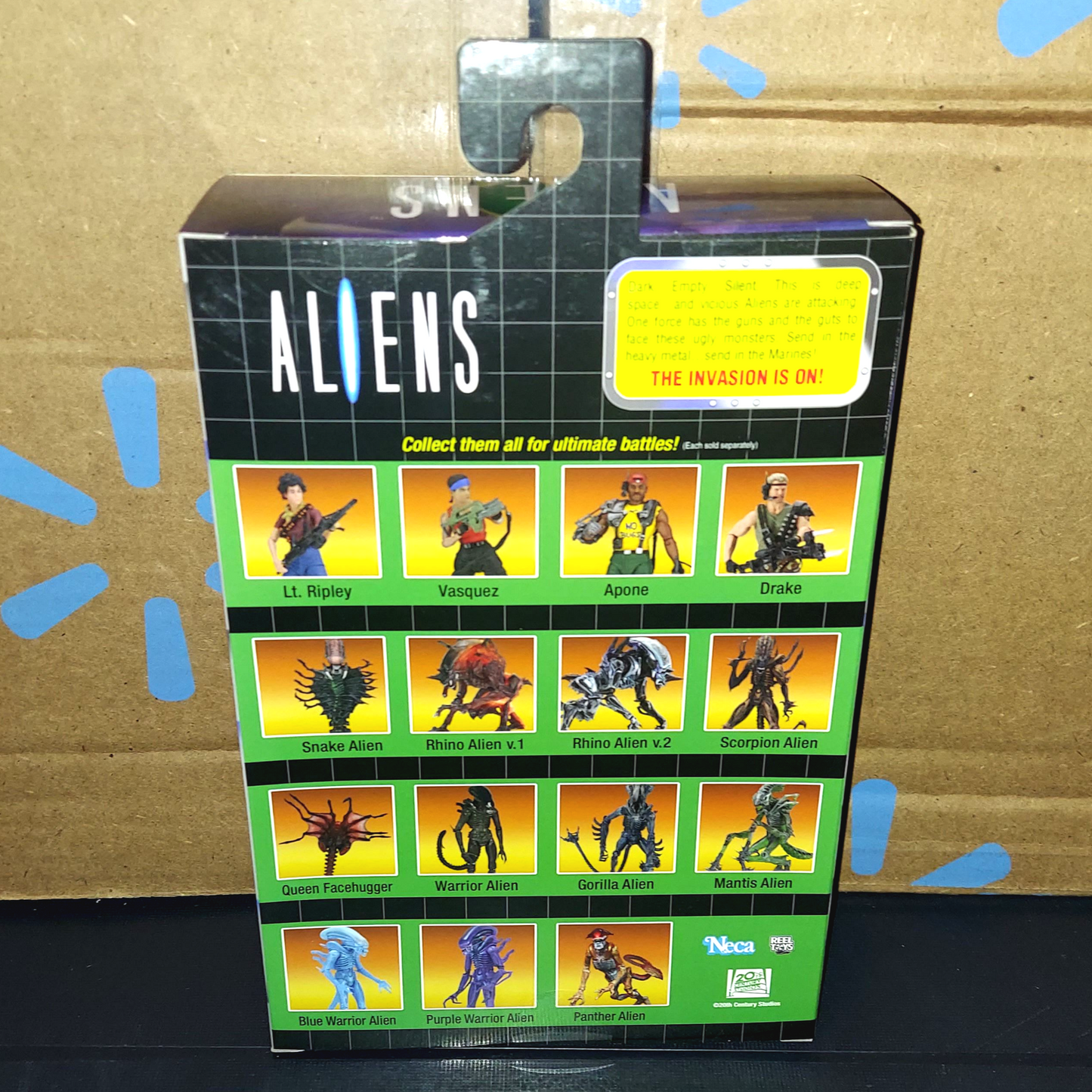 Neca Aliens Night Cougar Alien With Kamikaze Paraslide Action Figure